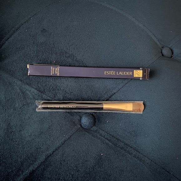 Estée Lauder Concealer Brush. NIB - Picture 2 of 2